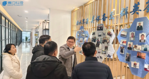 Ms | ɽƼѧУһݰٲsƼ콻