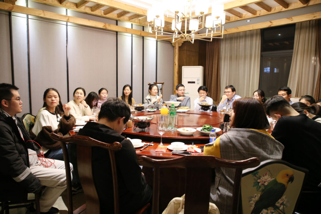 δè-йٷֱƽ̨վԼ | ղsϢƼɷ޹˾2025Ŷļ